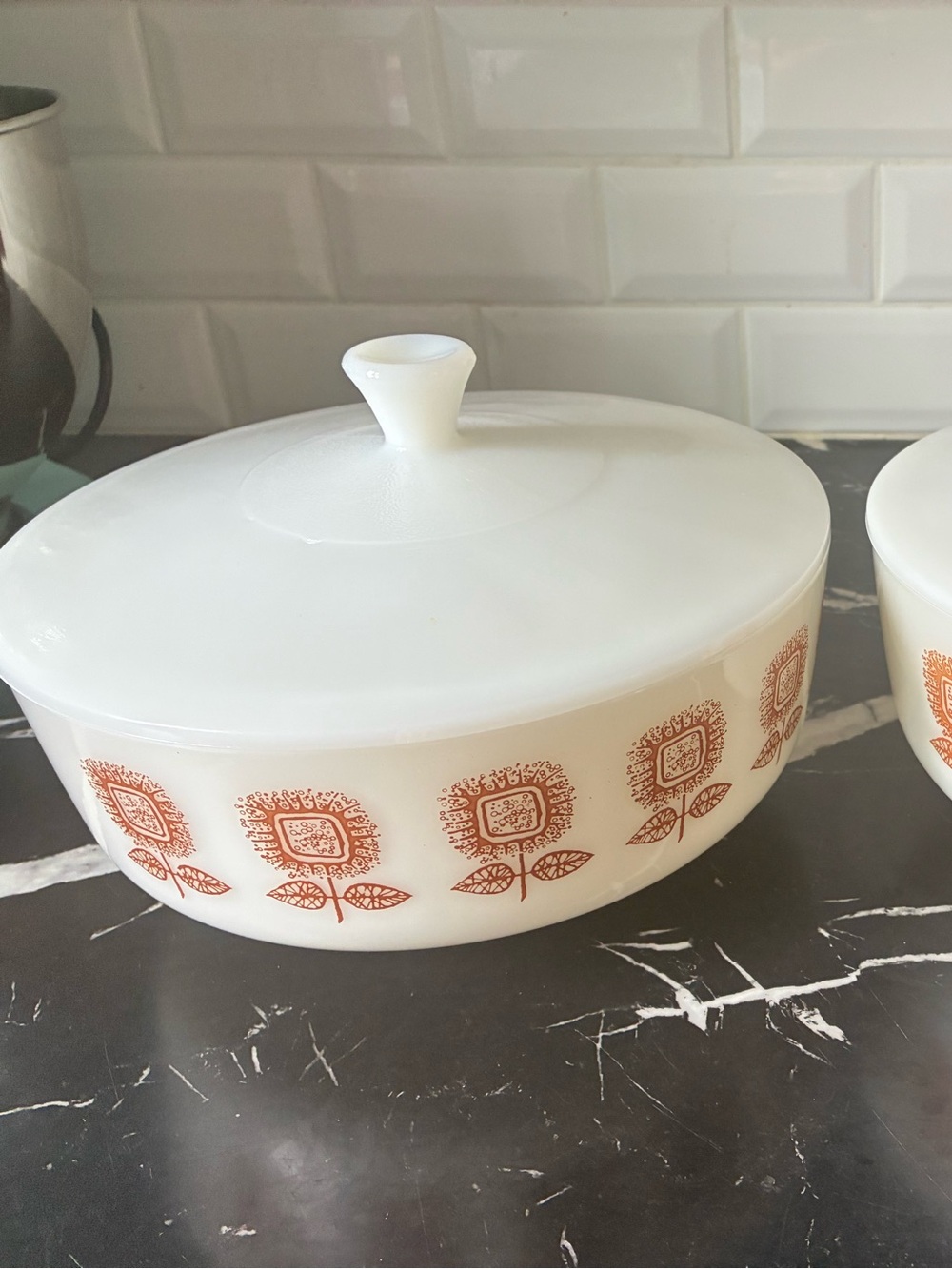 VINTAGE FEDERAL GLASS “HEAT PROOF” MILK GLASS CASSEROLE – 3½ QT WITH LID